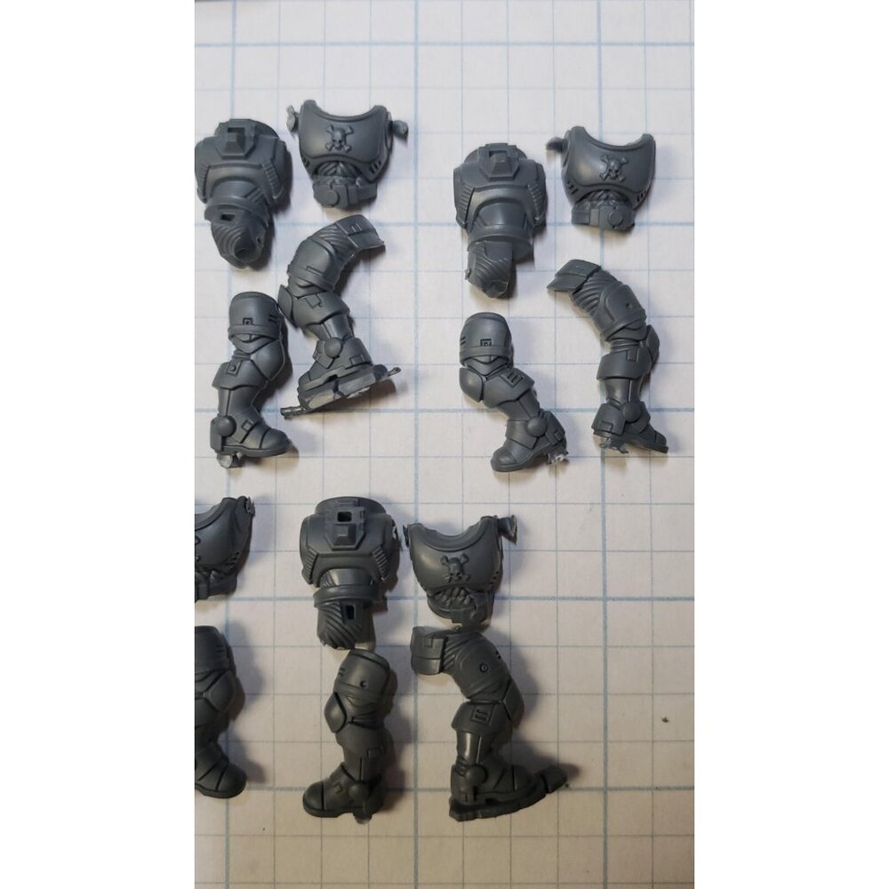 Warhammer 40k Space Marine Bits Infiltrator Incursor Phobos Torso Legs x5 Set - Picture 3 of 3